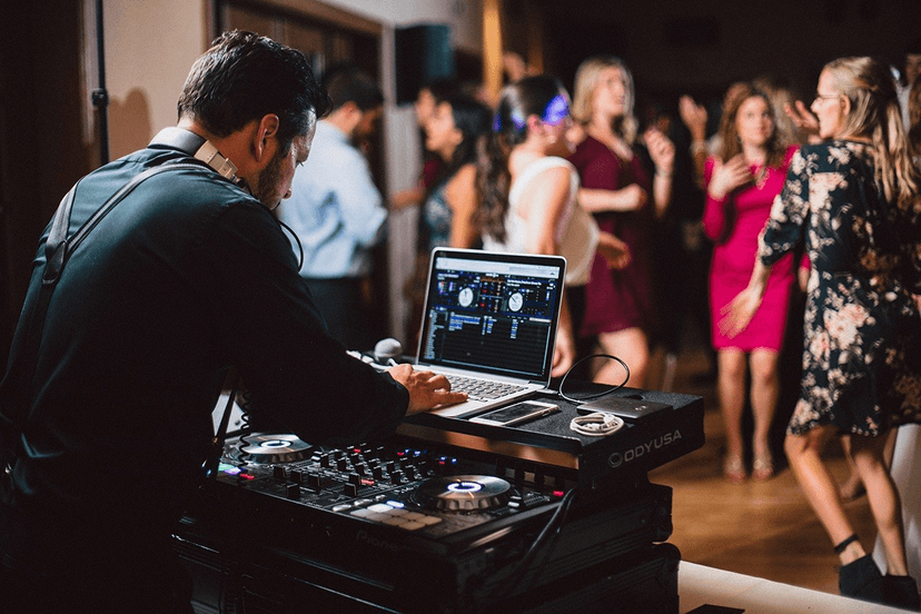 DJ